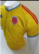 Camiseta Tricolor Premium – Escudo Bordado Colombia 2026